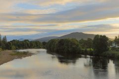 Zonsondergang boven River Lochy